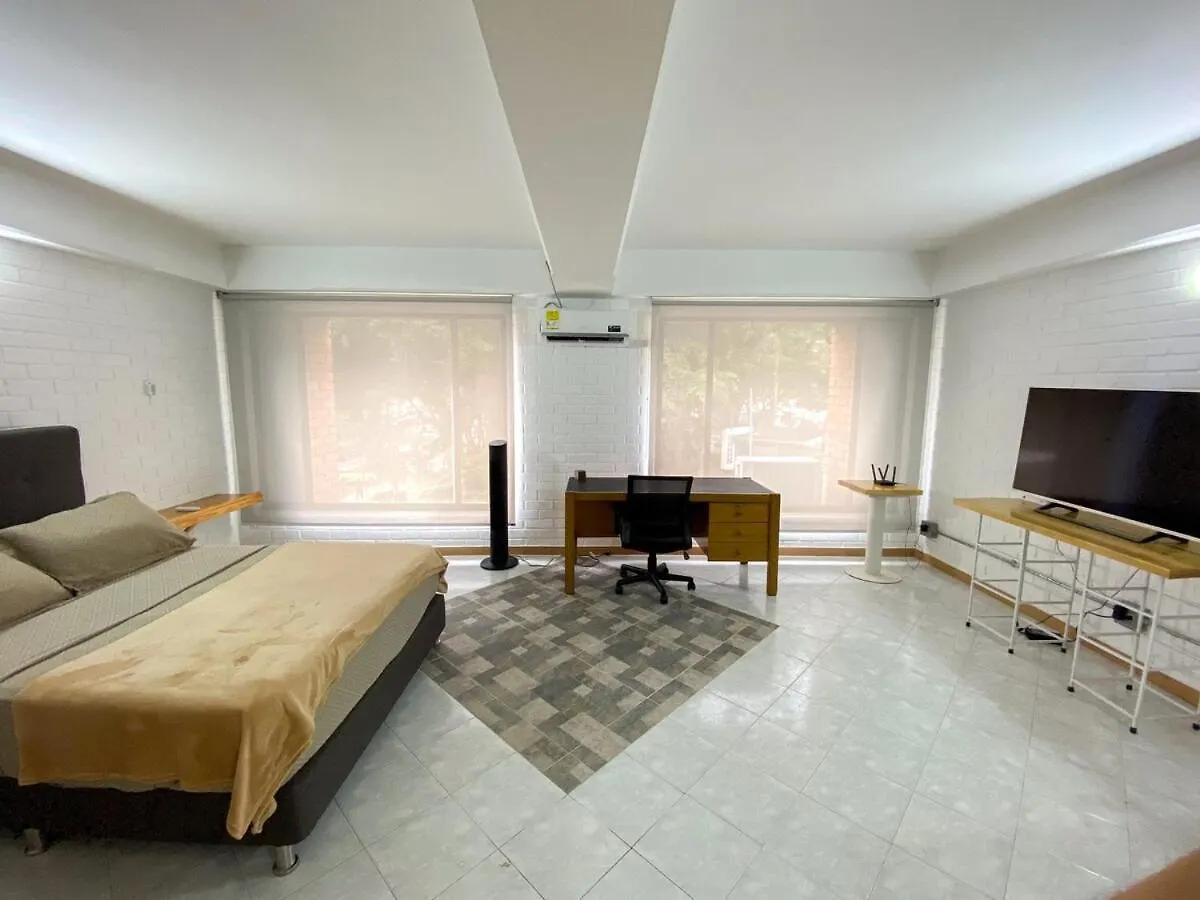 Cozy Loft At Parque Del Poblado, Medellin Apartment